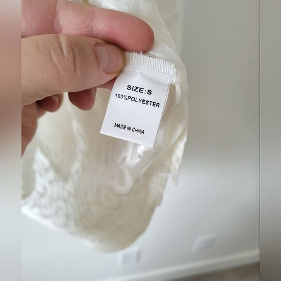 Ivory Animal Print Blouse Jaquard Embossed Satin Semi Sheer Cream Size Small - Picture 12 of 12